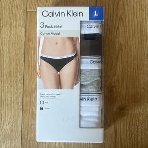 Calvin Klein Men's Bikini Briefs 3-Pack - Black, Gray, White Large